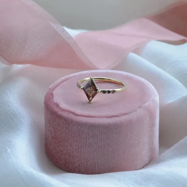 Original ring with salt'n'pepper diamond JACKIE Image