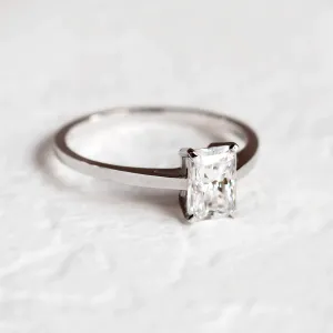 Minimalist engagement ring with moissanite BAGI Thumbnail