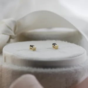 Minimalist earrings with baguette salt and pepper diamonds LOFI Thumbnail