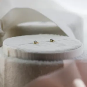 Earrings with tapered baguette salt and pepper diamonds GIGI Thumbnail