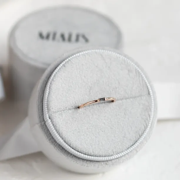 Gold ring with baguette salt'n'pepper diamond TORRE Image