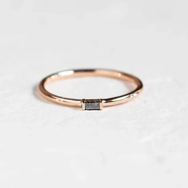 Gold ring with baguette salt'n'pepper diamond TORRE Image