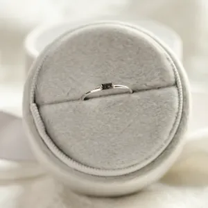 Minimalist ring with baguette salt'n'pepper diamond TASSI Thumbnail