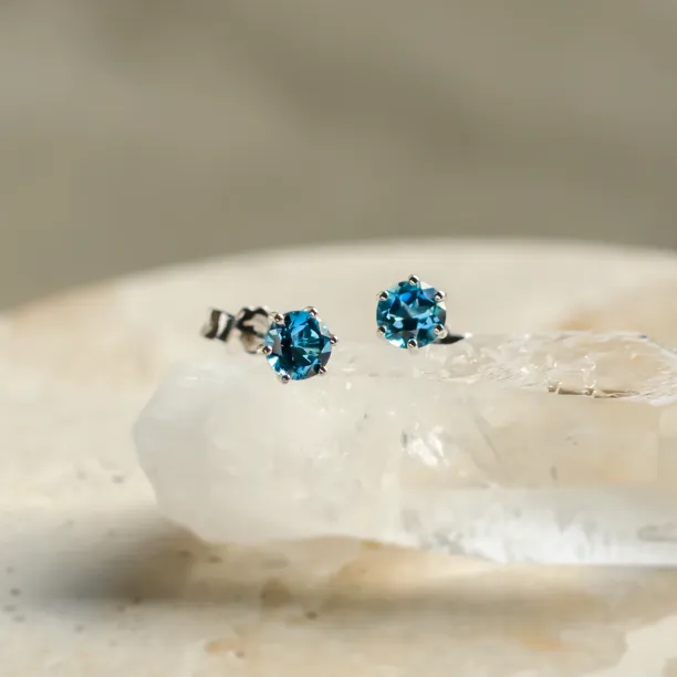 Stud earrings with blue topaz DENIM Image