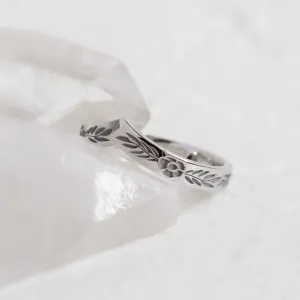 Curved wedding ring with floral motive LENNA Thumbnail