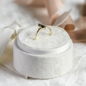 Alternative engagement ring with salt and pepper diamond CHLOE Thumbnail