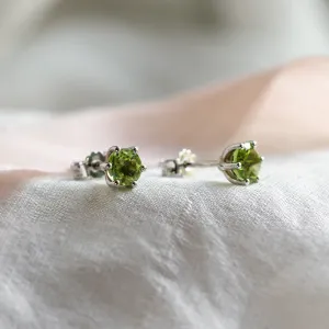 Gold earrings with peridots SALSA Thumbnail