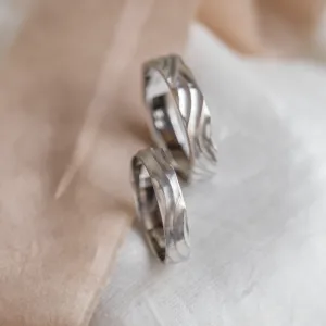 Original wedding rings with waves FIUME Thumbnail