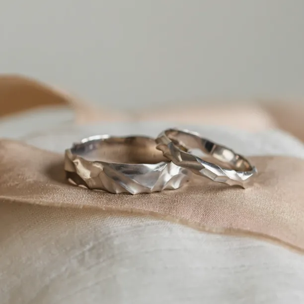 Original engraved wedding rings ROCK Image