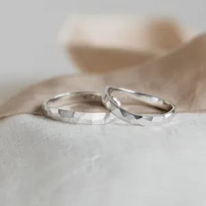 Original wedding rings with hammered surface BEAT Thumbnail