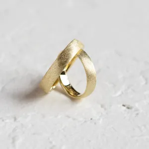 Matte wedding bands with florentine surface CALCOLO Thumbnail