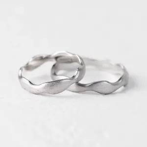 Unusual wedding rings in curved shape GOCCIO Thumbnail