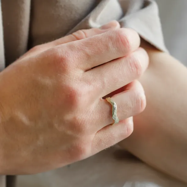 Hammered unusual wedding rings ARYA Image