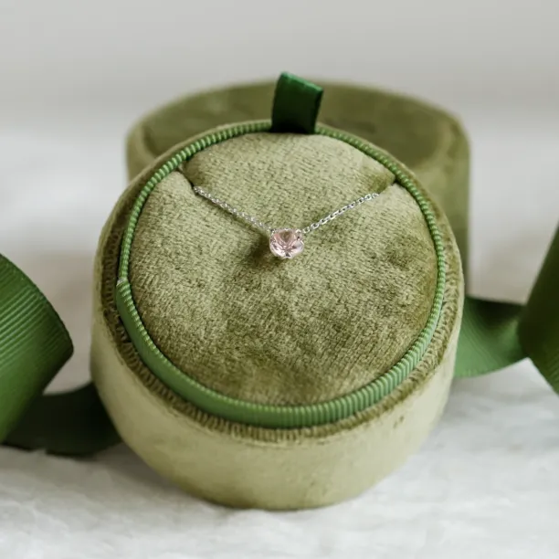 Morganite in gold necklace DAISY Image