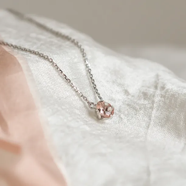 Morganite in gold necklace DAISY Image