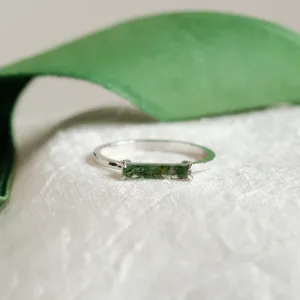 Minimalist ring with baguette moss agate LOKI Thumbnail