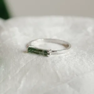 Minimalist ring with baguette moss agate LOKI Thumbnail