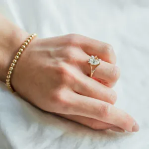 Atypical gold ring with moissanites AMELIA Thumbnail