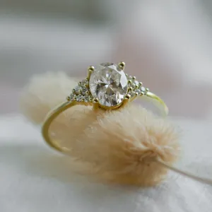 Luxury engagement ring with moissanites JOSEPHINE Thumbnail