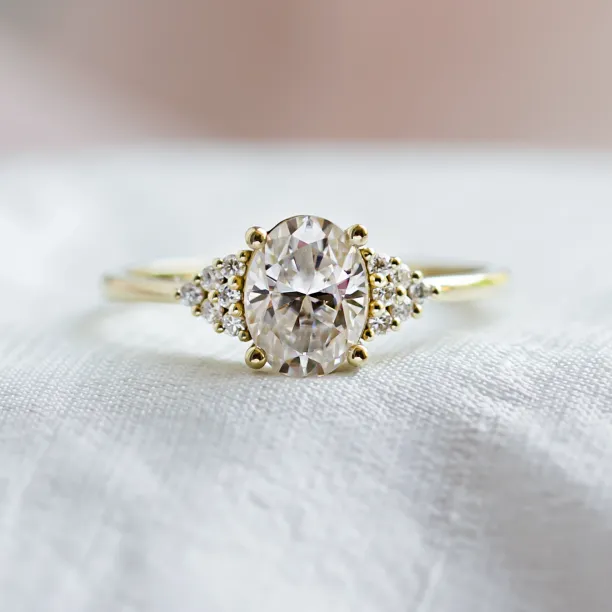 Luxury engagement ring with moissanites JOSEPHINE Image