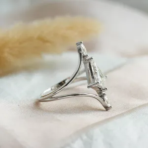 Extravagant split shank ring with moissanites ELOISE Thumbnail