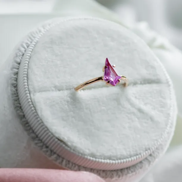 Gold ring with pink sapphire CODY Image
