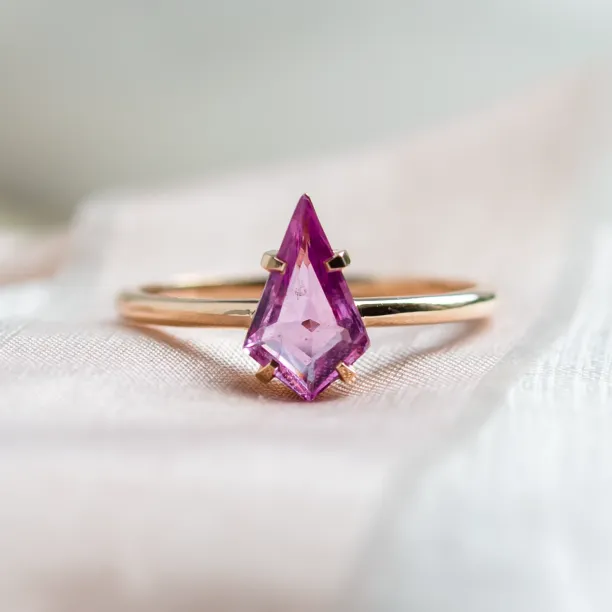 Gold ring with pink sapphire CODY Image