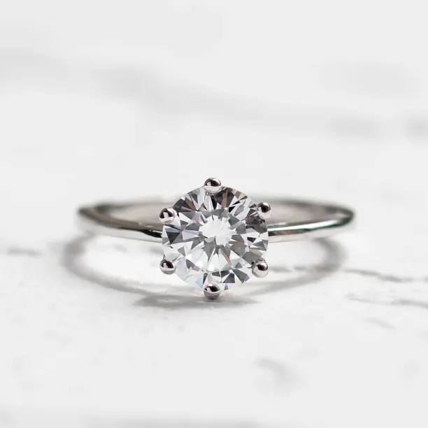 Luxury engagement ring with lab grown diamond OLLAF Image