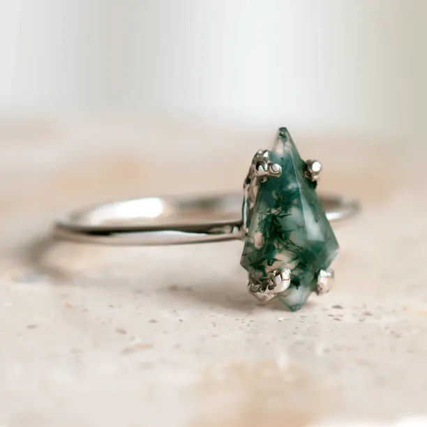 Fantasy ring with kite moss agate SAMU Image