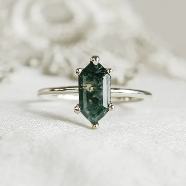 Gold ring with hexagon moss agate BENIE Image