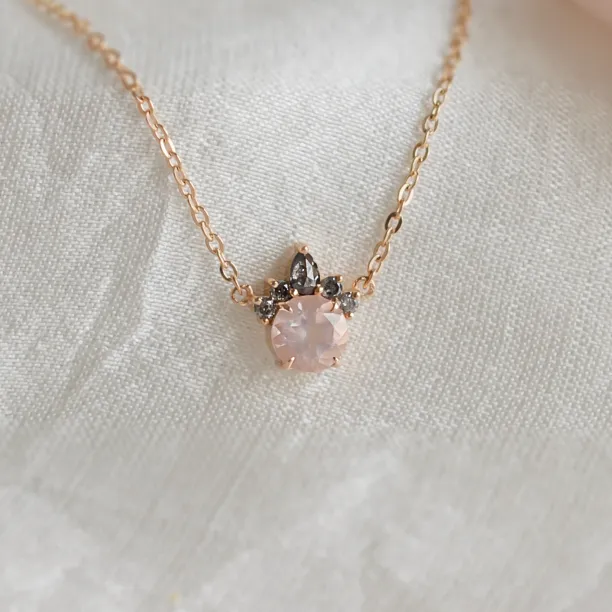 Cluster neklace with morganite and salt and pepper diamonds FLAMINGO Image