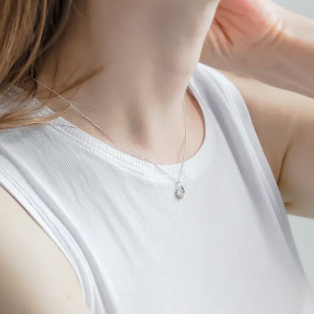 Minimalist cluster neklace with salt and pepper diamonds MANILA Image