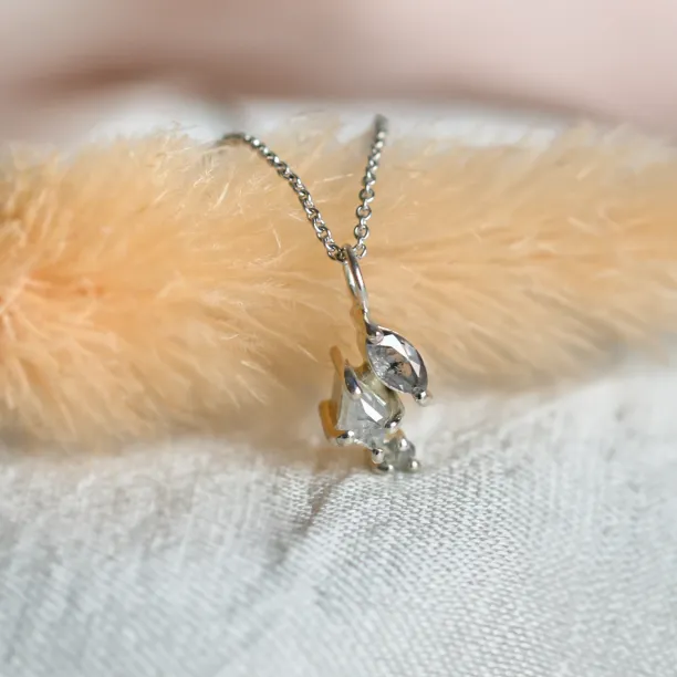 Minimalist cluster neklace with salt and pepper diamonds MANILA Image