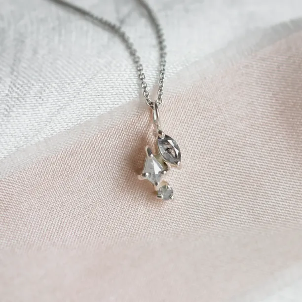 Minimalist cluster neklace with salt and pepper diamonds MANILA Image