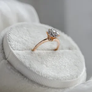 Elegant ring with pavé moissanites AUDREY Thumbnail