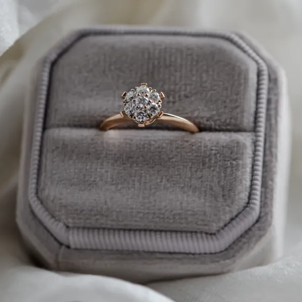 Elegant ring with pavé moissanites AUDREY Image