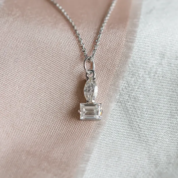 Minimalist necklace with moissanites LYON Image