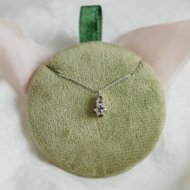 Necklace with unusual salt and pepper diamonds GEORGINA Image