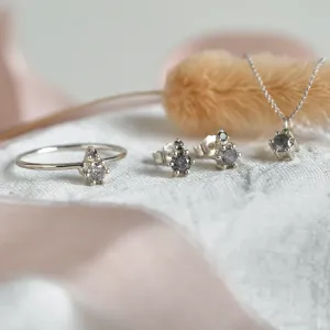 Minimalist necklace with salt and pepper diamonds GREG Thumbnail