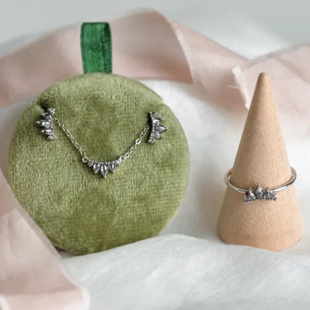 Gold ring with five salt and pepper diamonds ELODIE Image