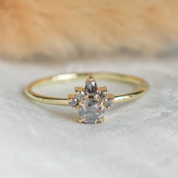 Romantic ring with salt and pepper diamonds DAF Image