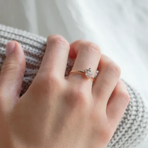 Romantic ring with morganite and salt and pepper diamonds DAPHNE Image