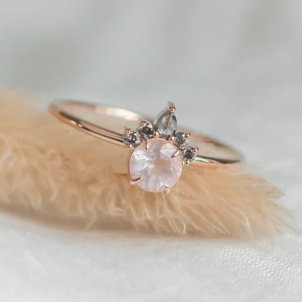 Romantic ring with morganite and salt and pepper diamonds DAPHNE Image