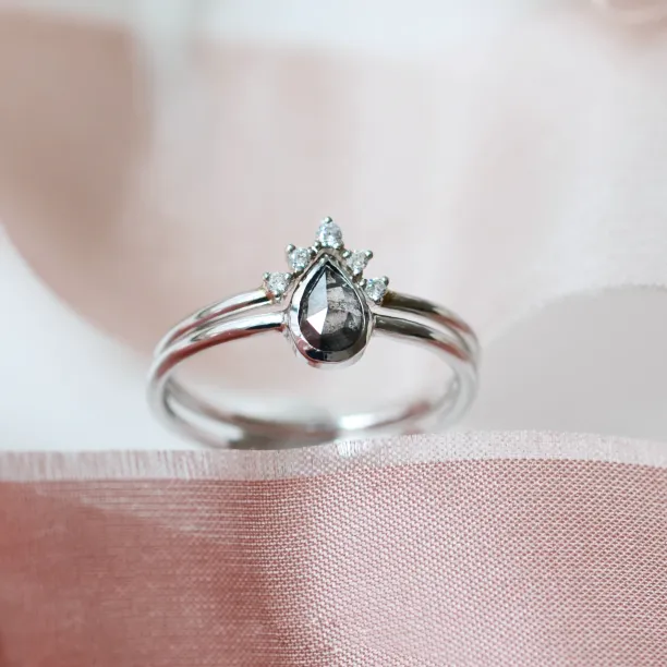 Romantic engagement set with salt and pepper diamond ERWIN Image