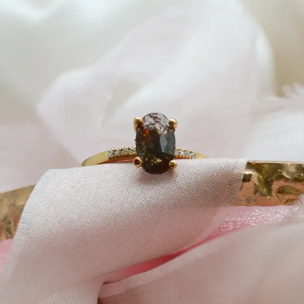 Gold ring with oval salt and pepper diamond BROOKE Image