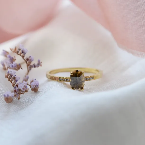 Gold ring with oval salt and pepper diamond BROOKE Image