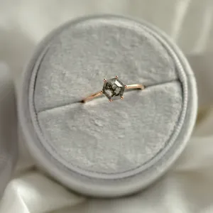 Minimalist ring with hexagon salt and pepper diamond SIXTA Thumbnail