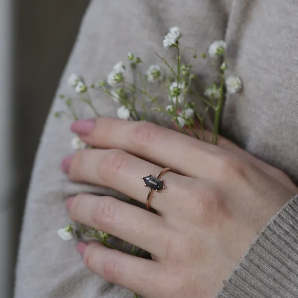 Gold ring with hexagon salt and pepper diamond SIA Image