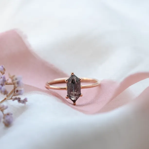 Gold ring with hexagon salt and pepper diamond SIA Image