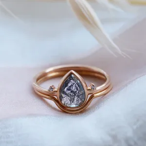 Gold engagement set with pear salt and pepper diamond MEGGIE Thumbnail